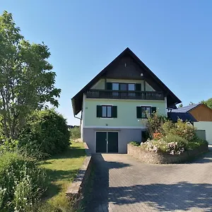 einfamilienhaus-am-land-ortsteil-mellach-nahe-graz.graz-austria-hotels.com/