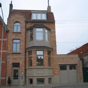 beautiful-apartment-met-zicht-damse-vaart-brugge.bruges-hotels.info/